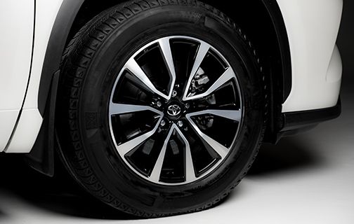 18" Alloy Black and Machined Wheels (Set of 4)