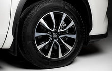 18" Alloy Black and Machined Wheels (Set of 4)